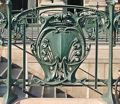 Détail de la station de métro du Palais-Royal (Hector Guimard)
